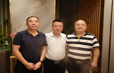 回报桑梓 情系母校 回报桑梓 情系母校
