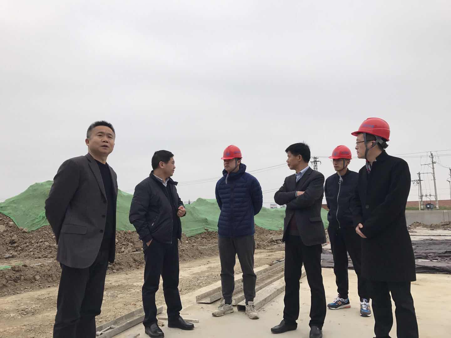 公司董事長、總經(jīng)理尹華鋒蒞臨襄陽泵站項(xiàng)目視察指導(dǎo)工作 公司董事長、總經(jīng)理尹華鋒蒞臨襄陽泵站項(xiàng)目視察指導(dǎo)工作
