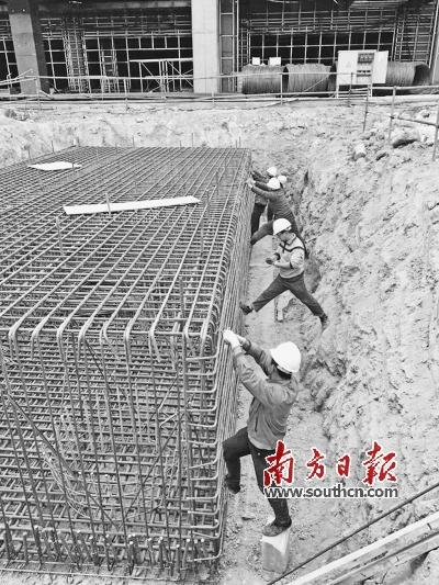 百位工人春節(jié)奮戰(zhàn)在高鐵施工一線 百位工人春節(jié)奮戰(zhàn)在高鐵施工一線