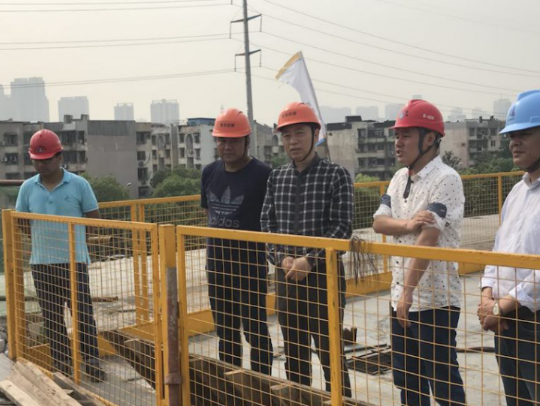 “五一”期間多次迎檢 機(jī)場路高架工程安全生產(chǎn)始終如一 “五一”期間多次迎檢 機(jī)場路高架工程安全生產(chǎn)始終如一