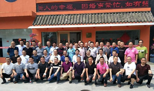 昔日軍中小卒 今天企業(yè)莊主 昔日軍中小卒 今天企業(yè)莊主