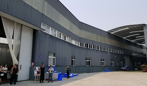 昔日軍中小卒 今天企業(yè)莊主 昔日軍中小卒 今天企業(yè)莊主