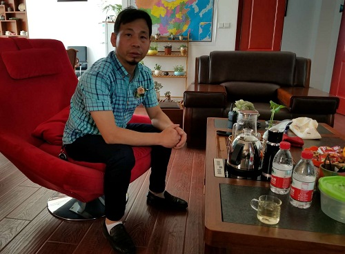 昔日軍中小卒 今天企業(yè)莊主 昔日軍中小卒 今天企業(yè)莊主