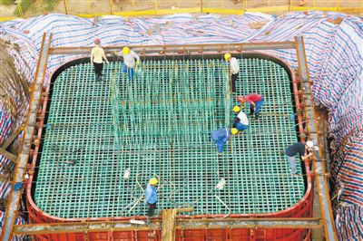 湛江調(diào)順跨海大橋首個承臺正式施工 湛江調(diào)順跨海大橋首個承臺正式施工