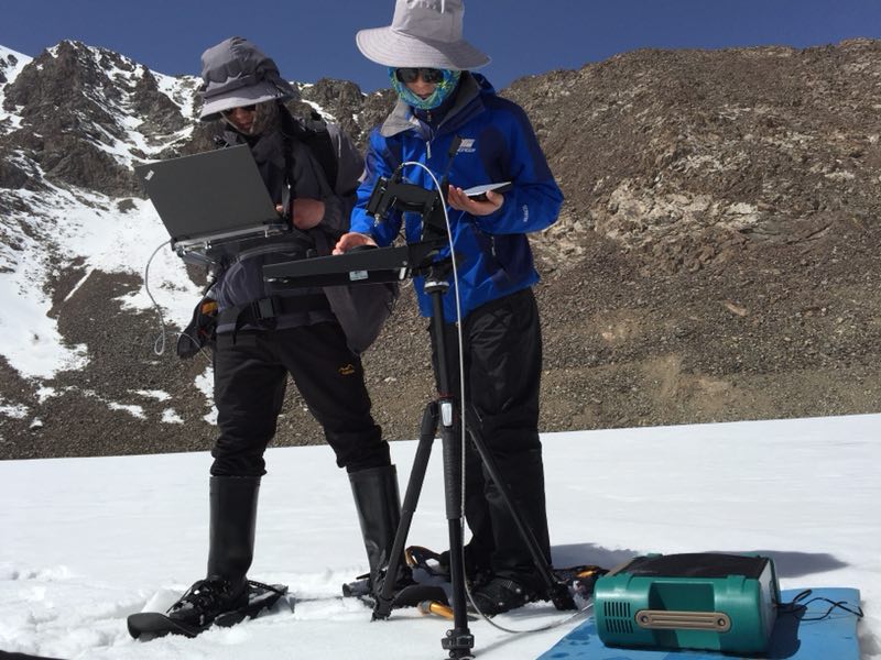 ASD地物光谱仪助力科研人员进行山地冰川加速消融的机理和模型研究