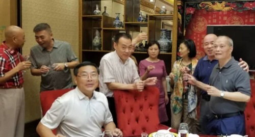 凝聚战友情 散发正能量