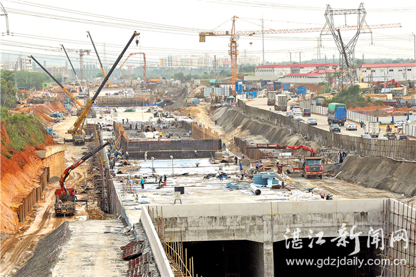湛江鐵路西站下穿隧道主體工程5月3日全部完工 湛江鐵路西站下穿隧道主體工程5月3日全部完工