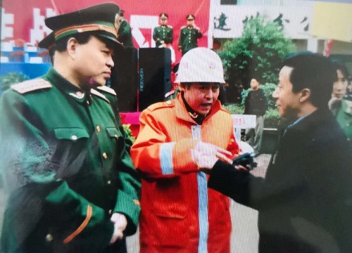 身边的英雄 身边的英雄