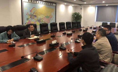 陳小勇總裁等一行到蓉歐鐵路港考察 陳小勇總裁等一行到蓉歐鐵路港考察