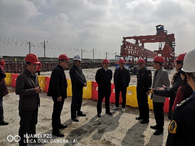 2018年武漢市交通工程建設(shè)領(lǐng)域質(zhì)量安全工作座談會(huì)在新河特大橋項(xiàng)目部順利召開 2018年武漢市交通工程建設(shè)領(lǐng)域質(zhì)量安全工作座談會(huì)在新河特大橋項(xiàng)目部順利召開