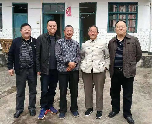 班長家的“刨湯” 班長家的“刨湯”