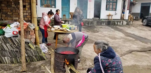 班長家的“刨湯” 班長家的“刨湯”
