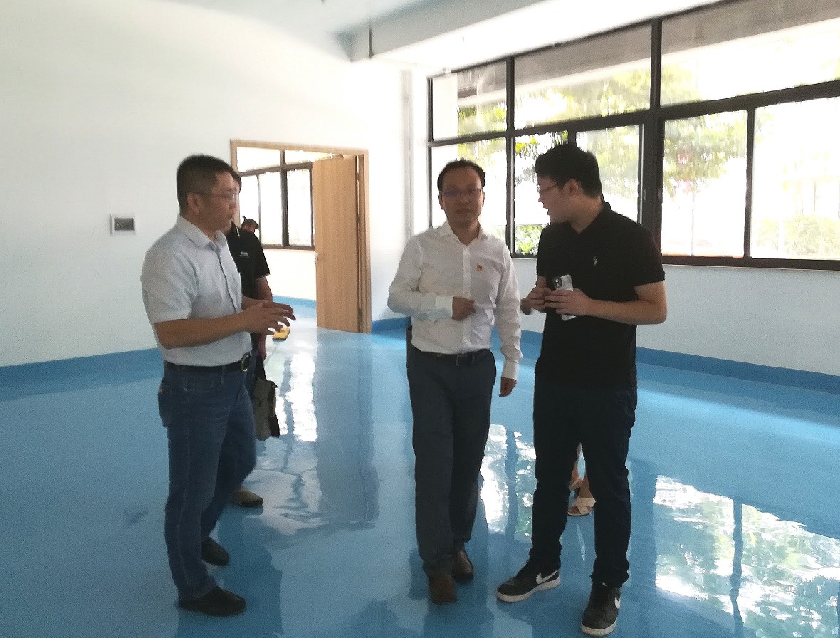 广州黄埔区科学技术局夏坚局长一行视察广州赛隆新厂房装修工作