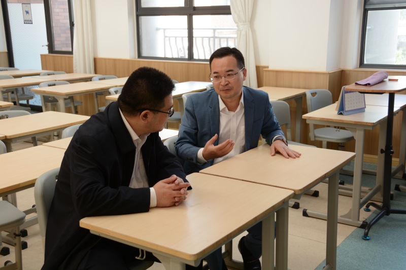 成都市新都区李云区长莅临成都新川外国语学校进行调研 成都市新都区李云区长莅临成都新川外国语学校进行调研
