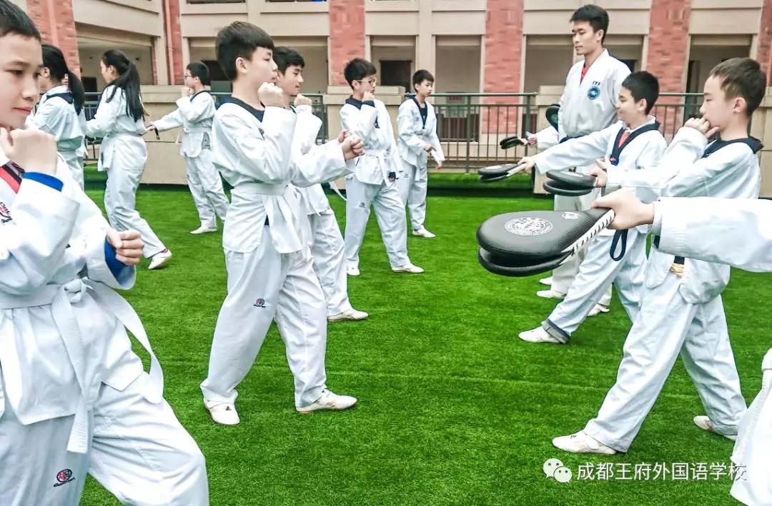 预防秋季病毒 共创健康校园——成都王府积极开展秋季传染病预防工作 预防秋季病毒 共创健康校园——成都王府积极开展秋季传染病预防工作