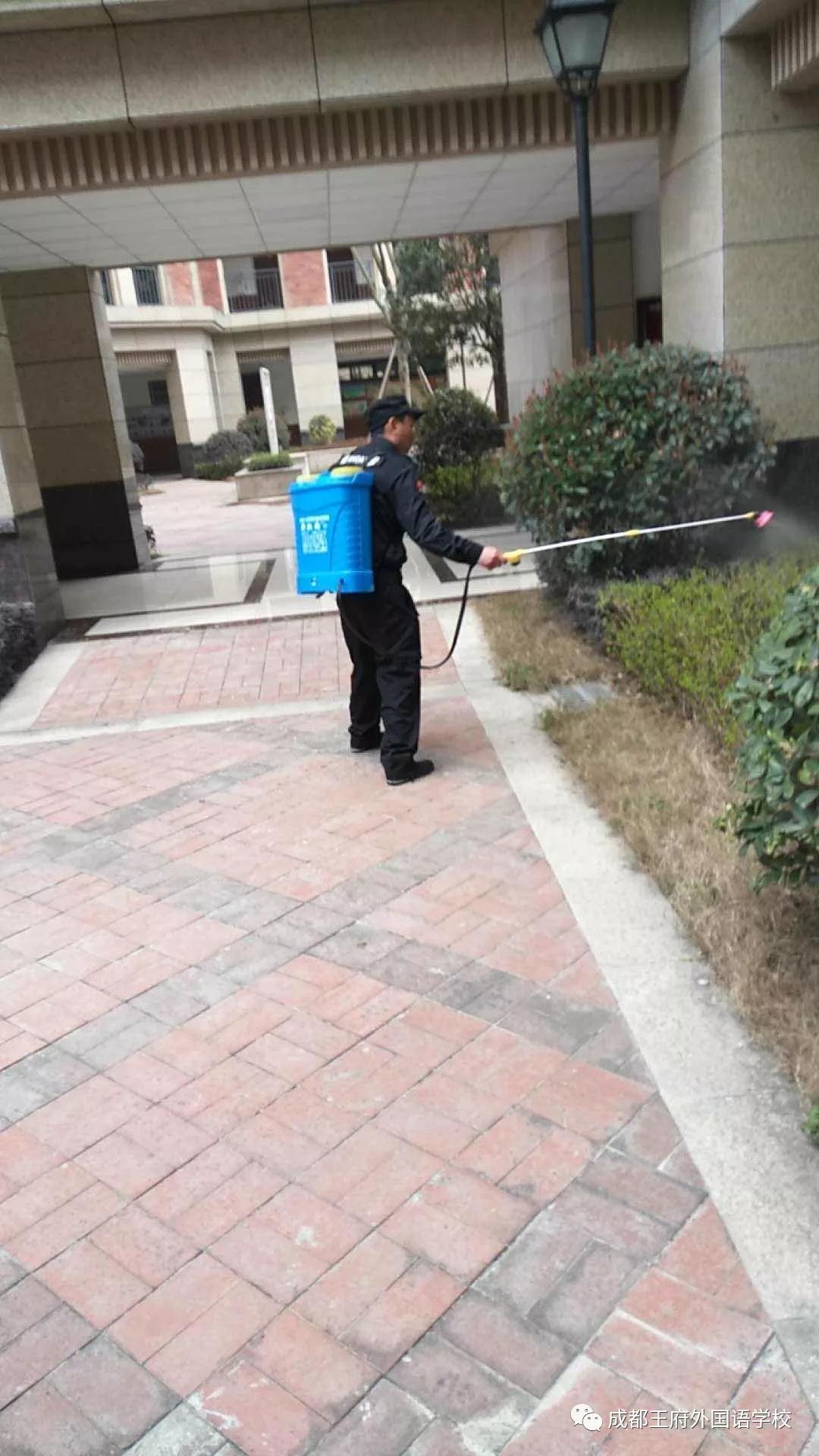 预防秋季病毒 共创健康校园——成都王府积极开展秋季传染病预防工作 预防秋季病毒 共创健康校园——成都王府积极开展秋季传染病预防工作