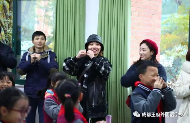 心浇灌，共育英才 ——记成都王府小学部家长开放日活动