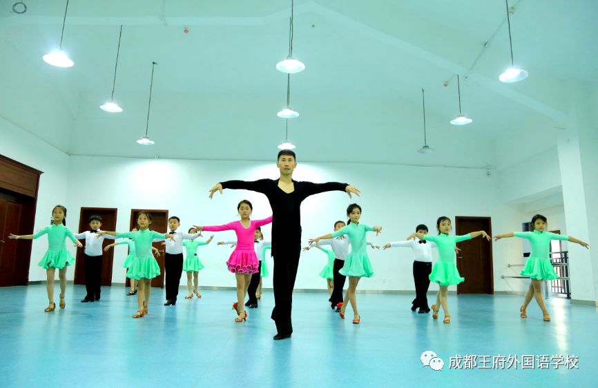 致知力行，硕果累累——成都王府2021学年艺体组教师荣誉集锦