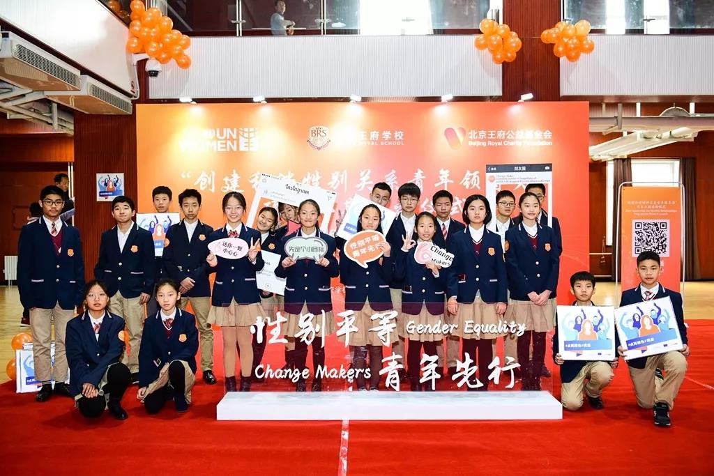 沸腾了，成都王府！学生与哈佛、剑桥外教一起学习，教学成果领先全区！
