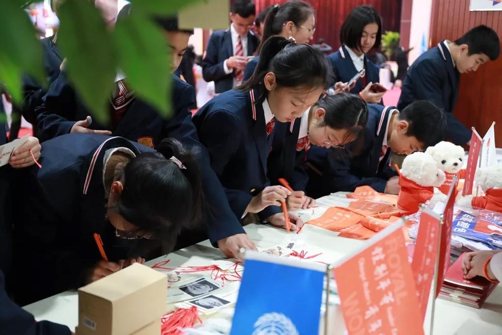 沸腾了，成都王府！学生与哈佛、剑桥外教一起学习，教学成果领先全区！