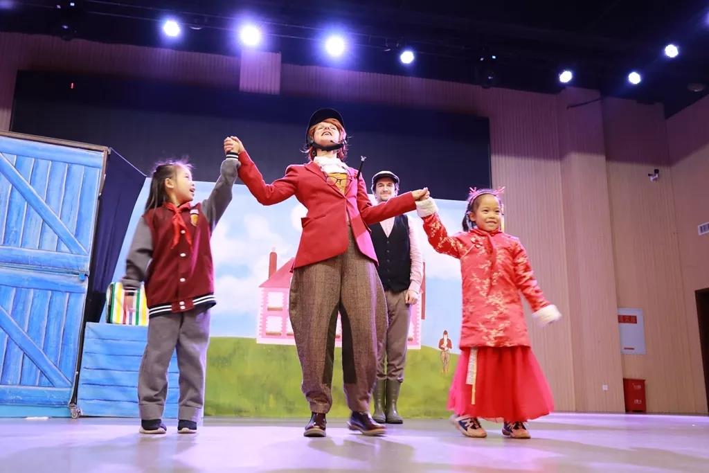 沸腾了，成都王府！学生与哈佛、剑桥外教一起学习，教学成果领先全区！