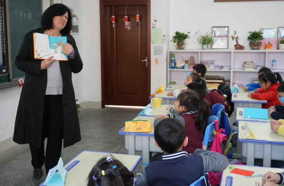沸腾了，成都王府！学生与哈佛、剑桥外教一起学习，教学成果领先全区！