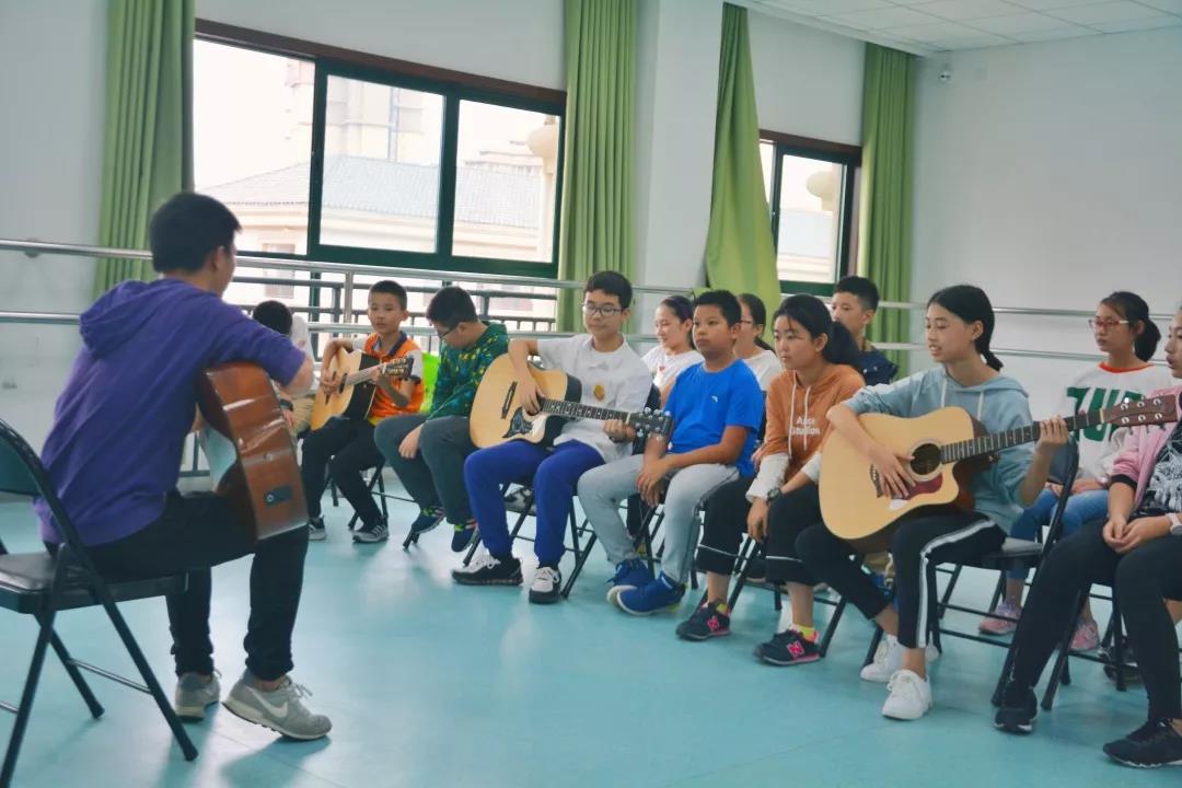 沸腾了，成都王府！学生与哈佛、剑桥外教一起学习，教学成果领先全区！