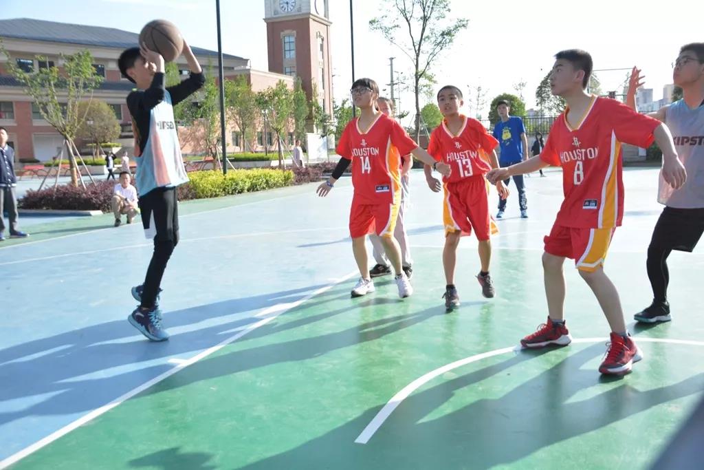 沸腾了，成都王府！学生与哈佛、剑桥外教一起学习，教学成果领先全区！