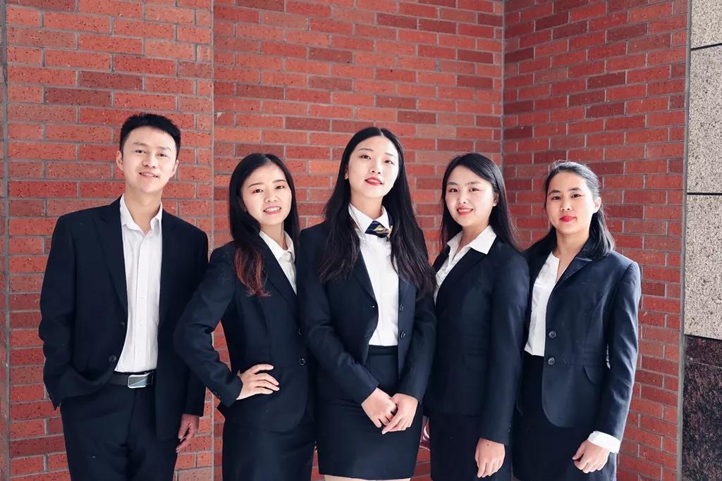 沸腾了，成都王府！学生与哈佛、剑桥外教一起学习，教学成果领先全区！