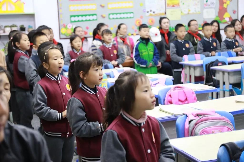 沸腾了，成都王府！学生与哈佛、剑桥外教一起学习，教学成果领先全区！