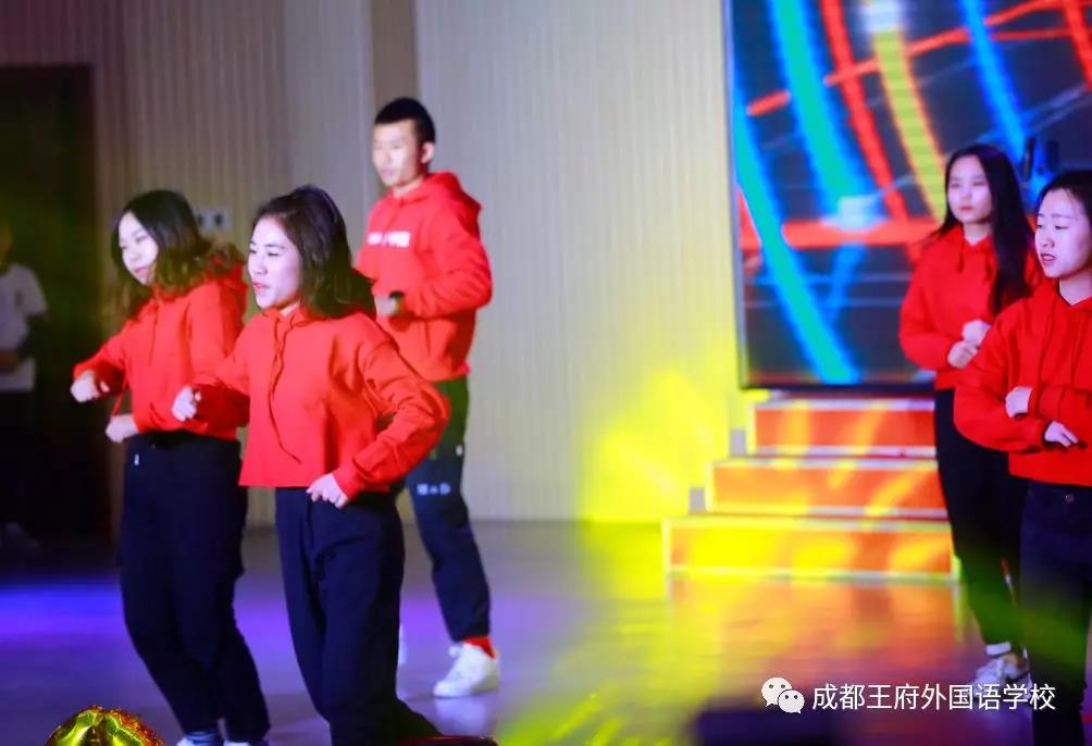 恰同学少年 书诗意芳华——成都王府小学部庆元旦新春朗诵会活动