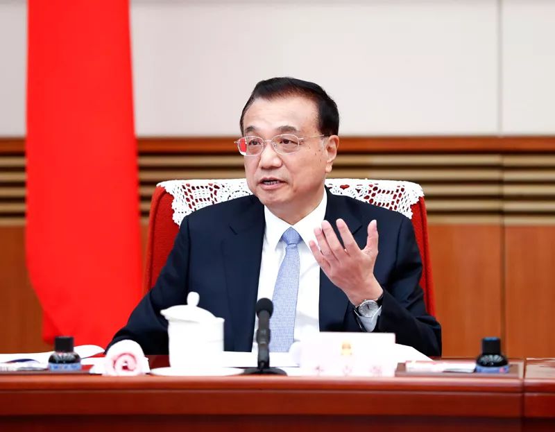 李克強:擴大有效投資 降低企業融資成本 李克強:擴大有效投資 降低企業融資成本