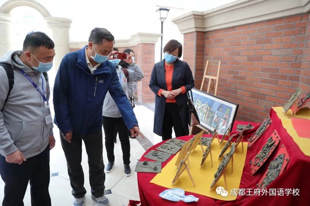 成都瑞德利科技有限公司向成都王府外国语学校捐赠防疫物资