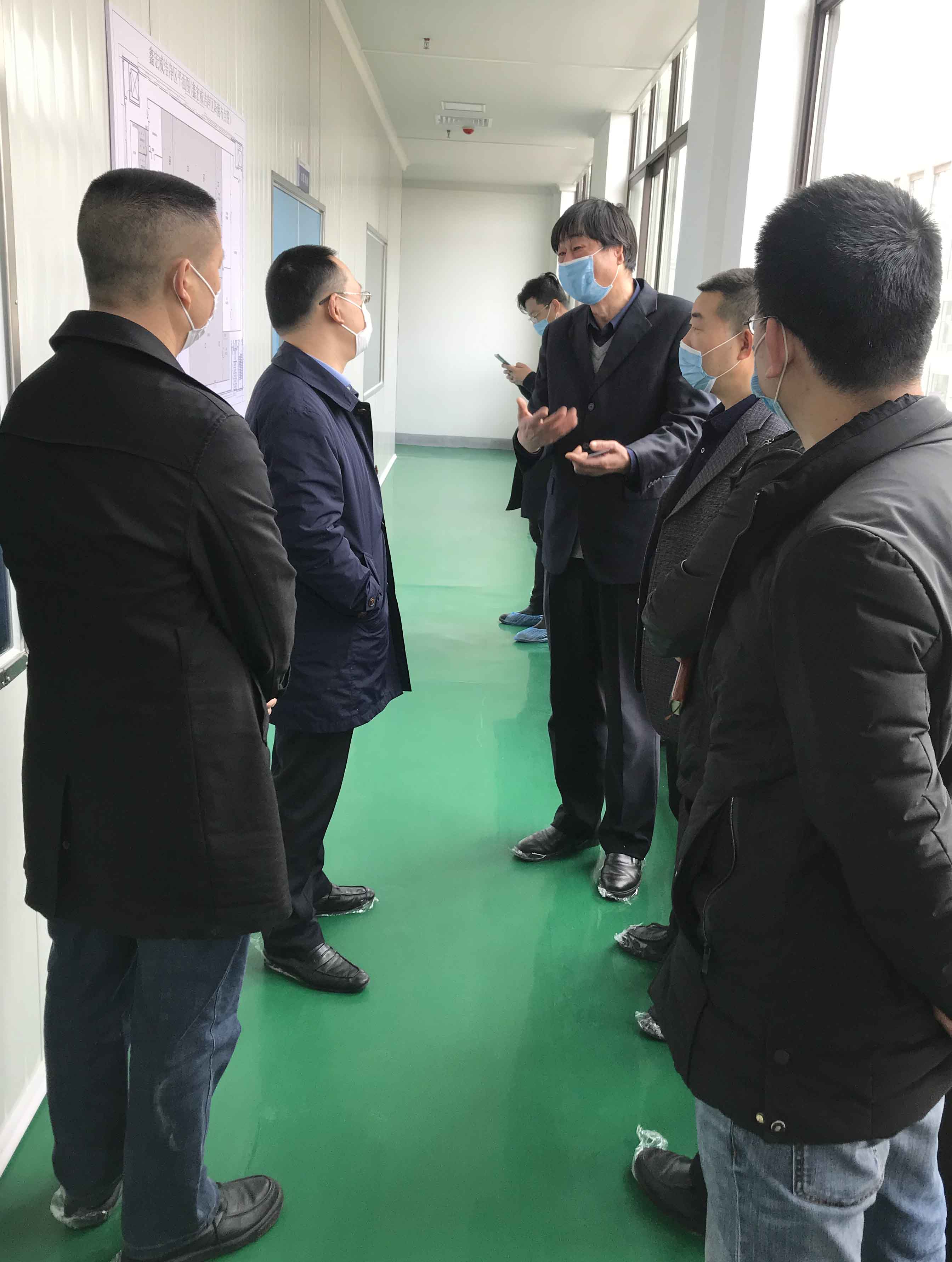 青白江区区委常委宣传部部长王欣同志视察鑫宏威医疗器械厂