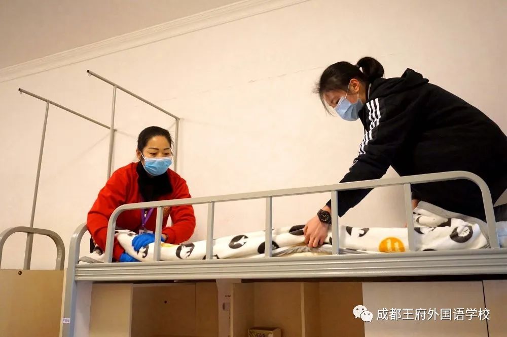 春暖花开 情满校园|成都王府外国语学校初三年级有序开学