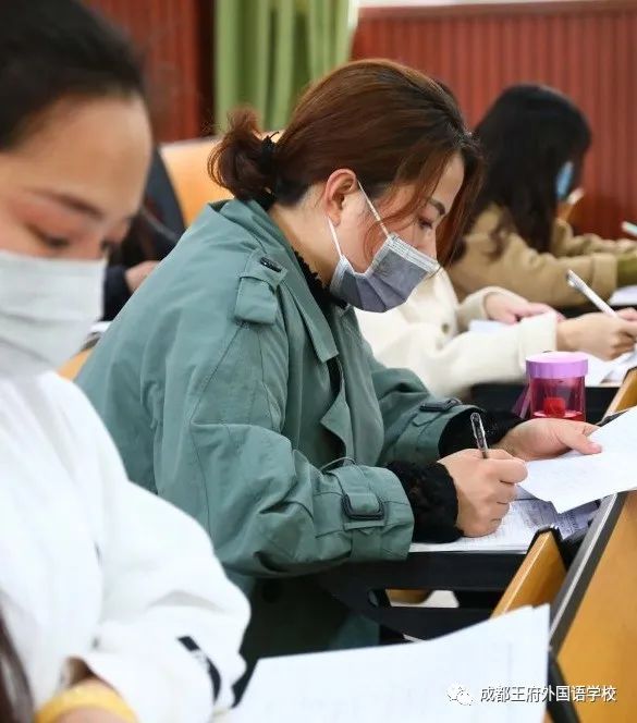 春暖花开 情满校园|成都王府外国语学校初三年级有序开学
