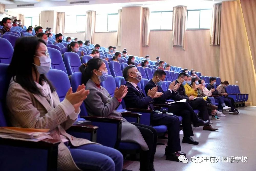 春暖花开 情满校园|成都王府外国语学校初三年级有序开学