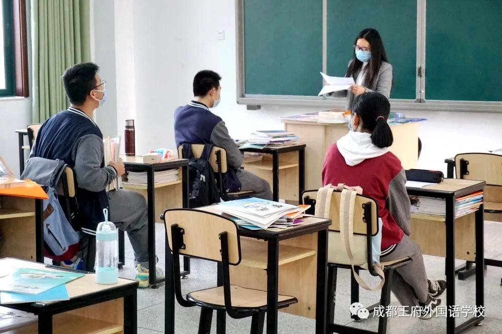 春暖花开 情满校园|成都王府外国语学校初三年级有序开学