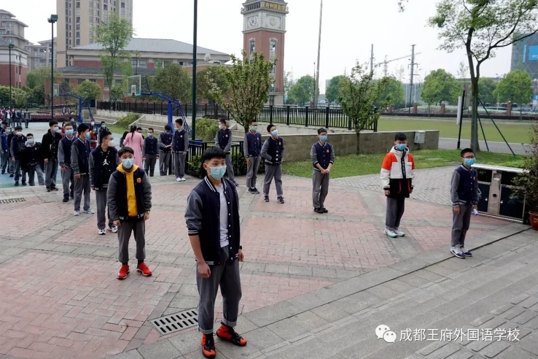 春雨如期 伴你归来|成都王府外国语学校初二年级顺利返校