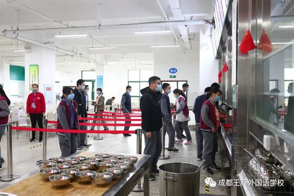 春雨如期 伴你归来|成都王府外国语学校初二年级顺利返校