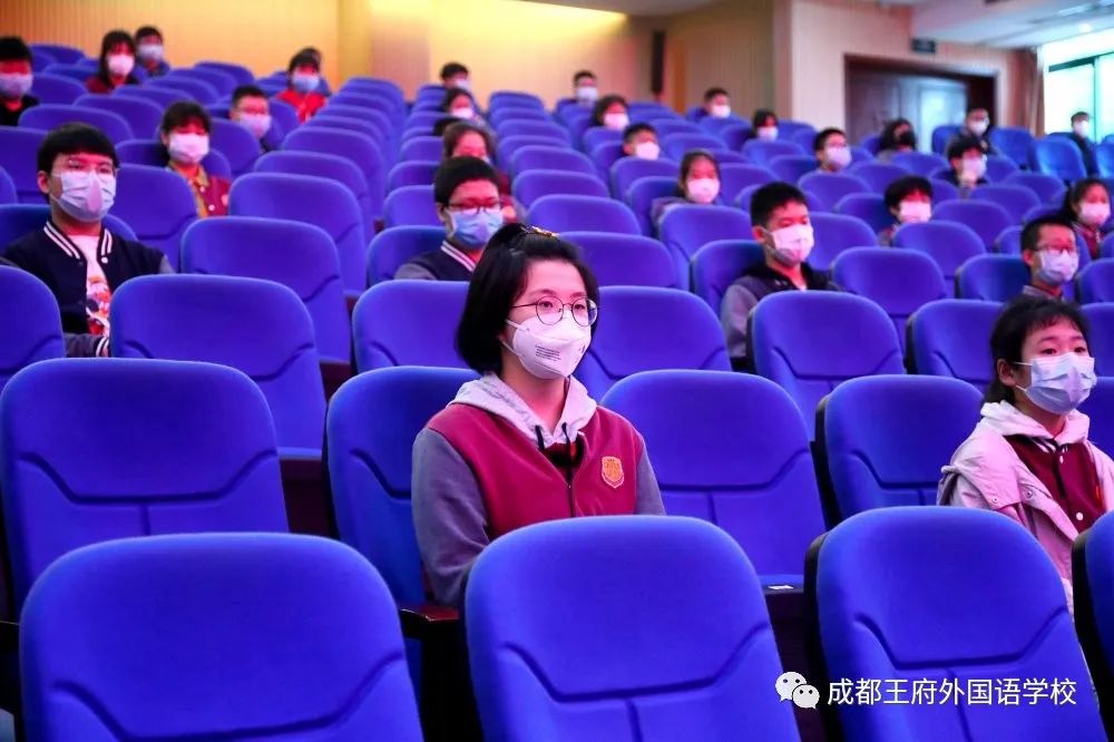 春雨如期 伴你归来|成都王府外国语学校初二年级顺利返校