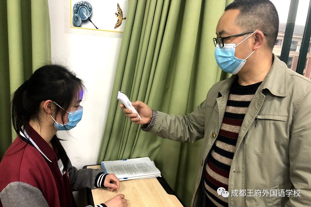 春雨如期 伴你归来|成都王府外国语学校初二年级顺利返校