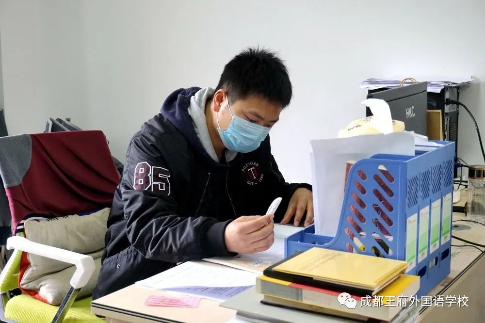 细化管理 精准防控|成都王府全体教职工返校开展疫情防控培训
