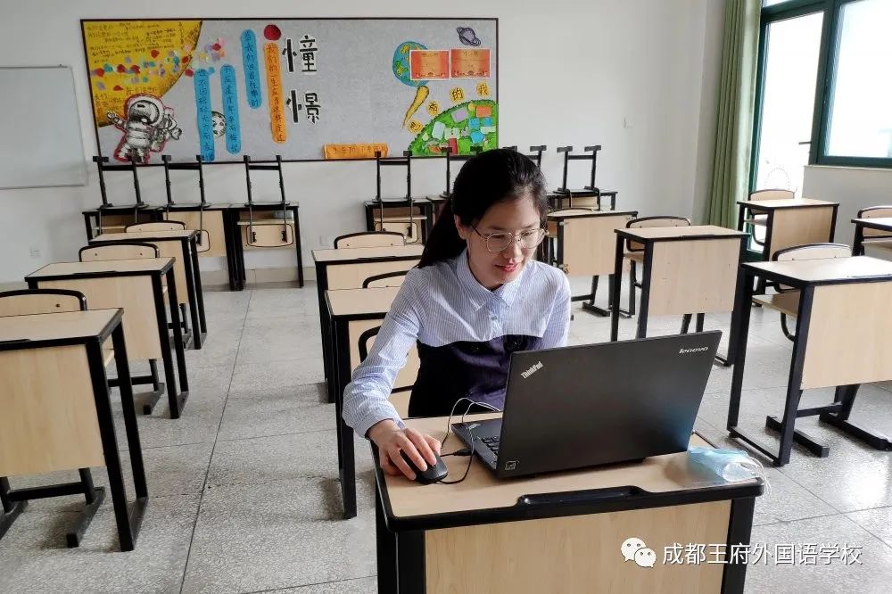 四月芬芳 生机盎然|成都王府外国语学校初中部全体师生回归校园