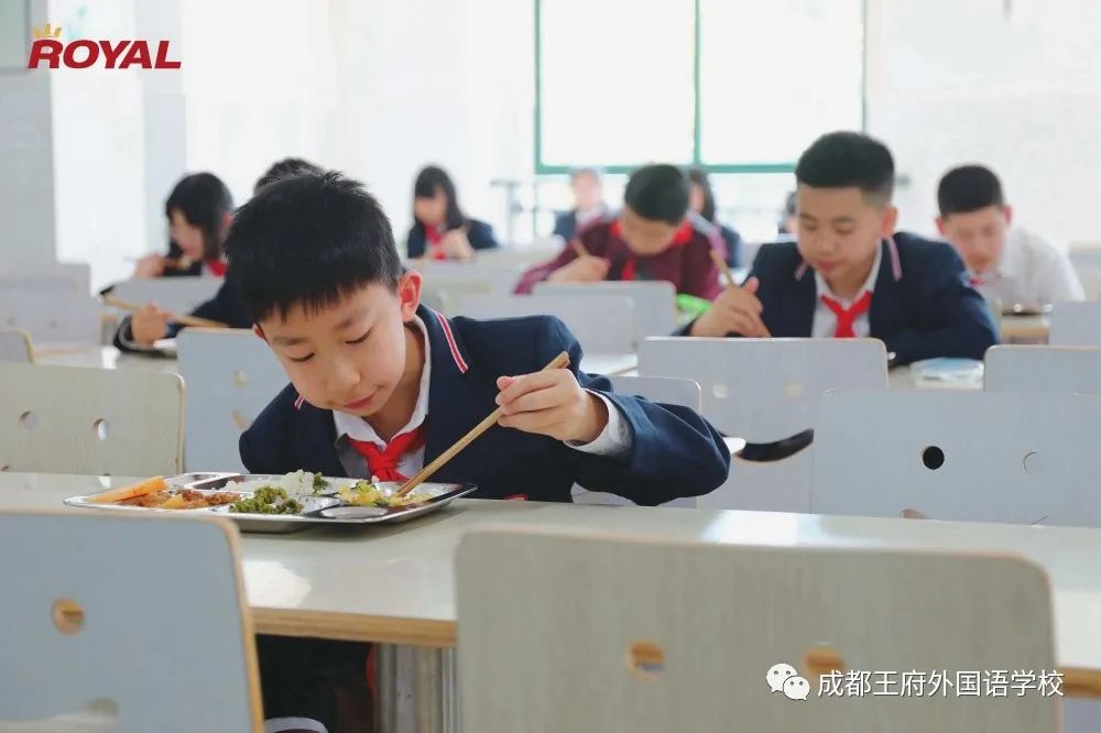 王府宝贝回家啦|小学部五六年级顺利返校
