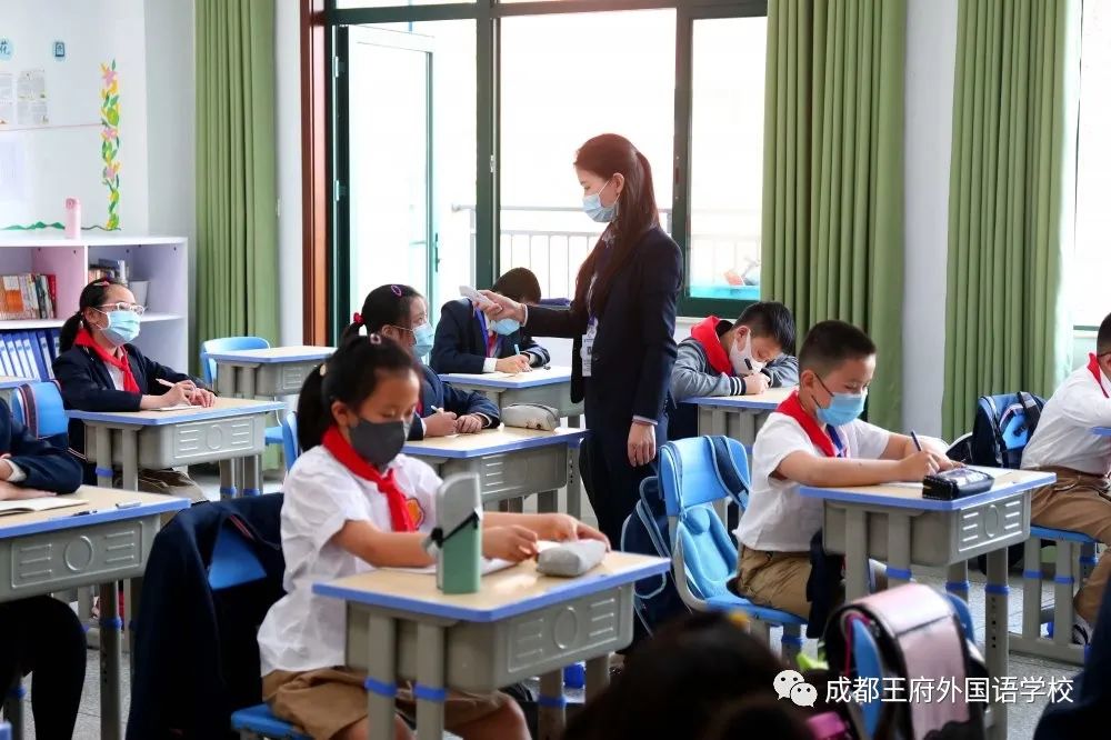王府宝贝回家啦|小学部五六年级顺利返校