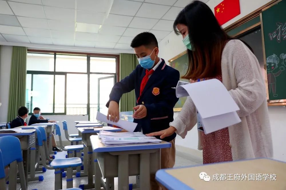 王府宝贝回家啦|小学部五六年级顺利返校