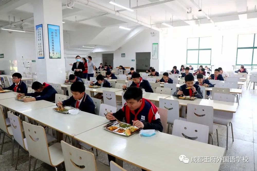 王府宝贝回家啦|小学部五六年级顺利返校