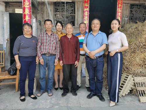 遠(yuǎn)大的胸襟 樸實(shí)的格言 遠(yuǎn)大的胸襟 樸實(shí)的格言