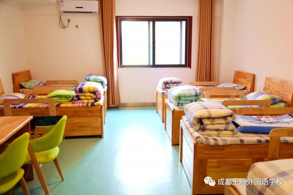 成都王府学生公寓，孩子另一个温馨的家